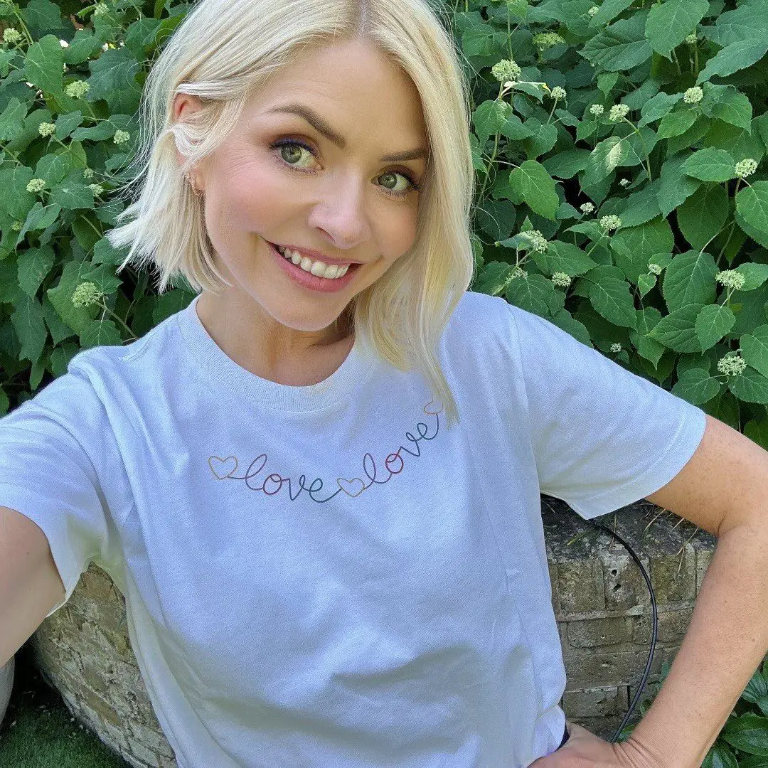 Holly Willoughby launches t shirt for Young Lives vs Cancer  